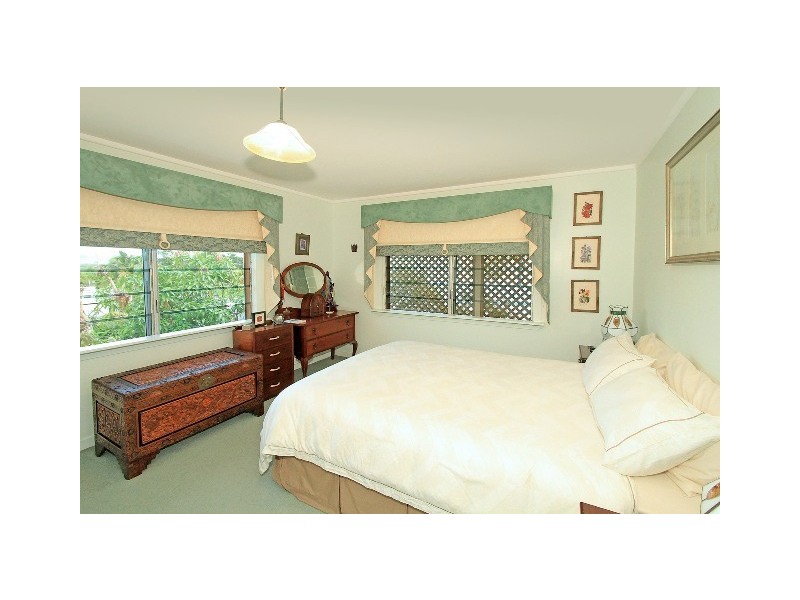 31 Taylor Street, Keppel Sands QLD 4702