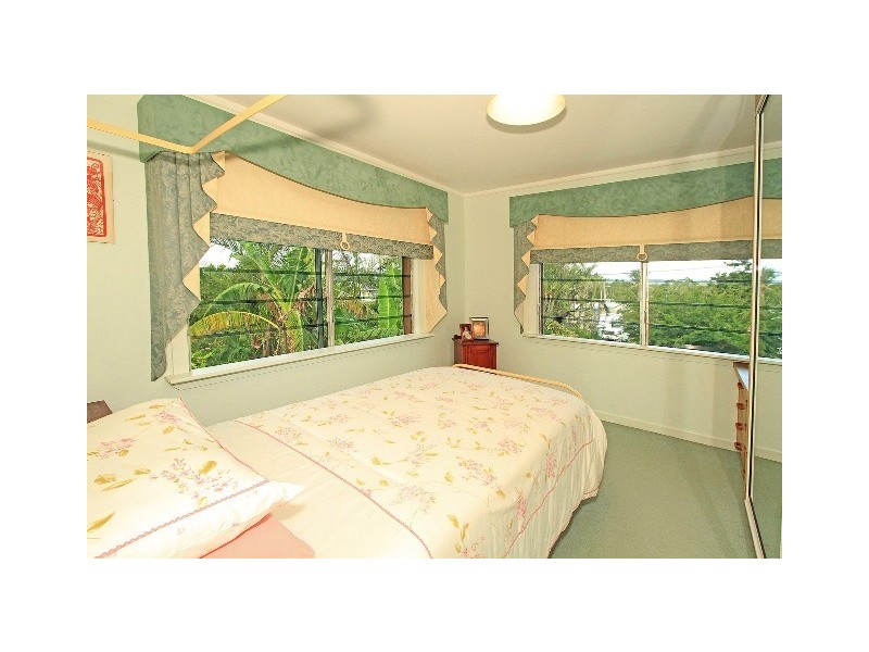 31 Taylor Street, Keppel Sands QLD 4702