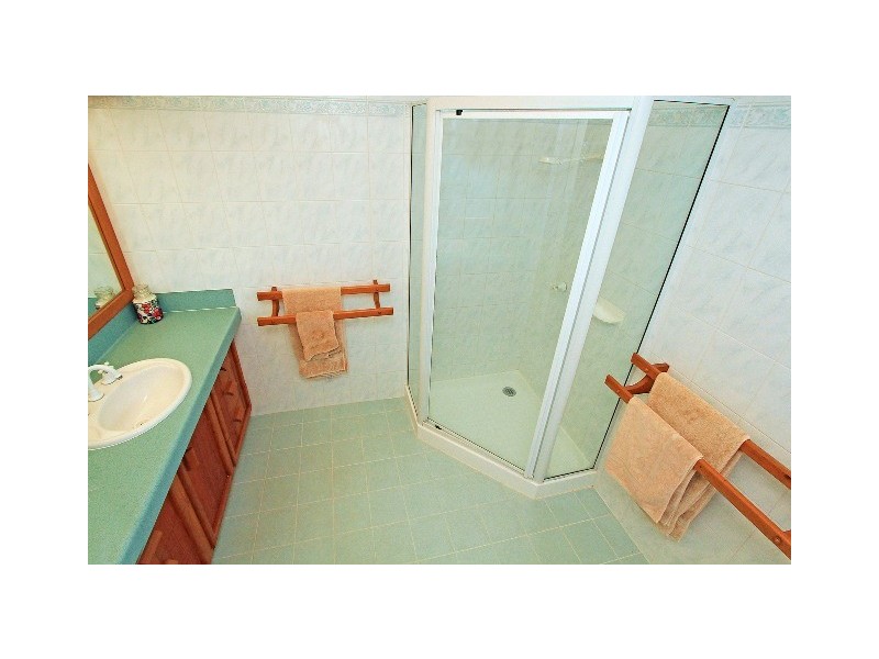 31 Taylor Street, Keppel Sands QLD 4702