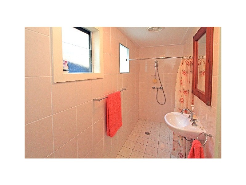 31 Taylor Street, Keppel Sands QLD 4702