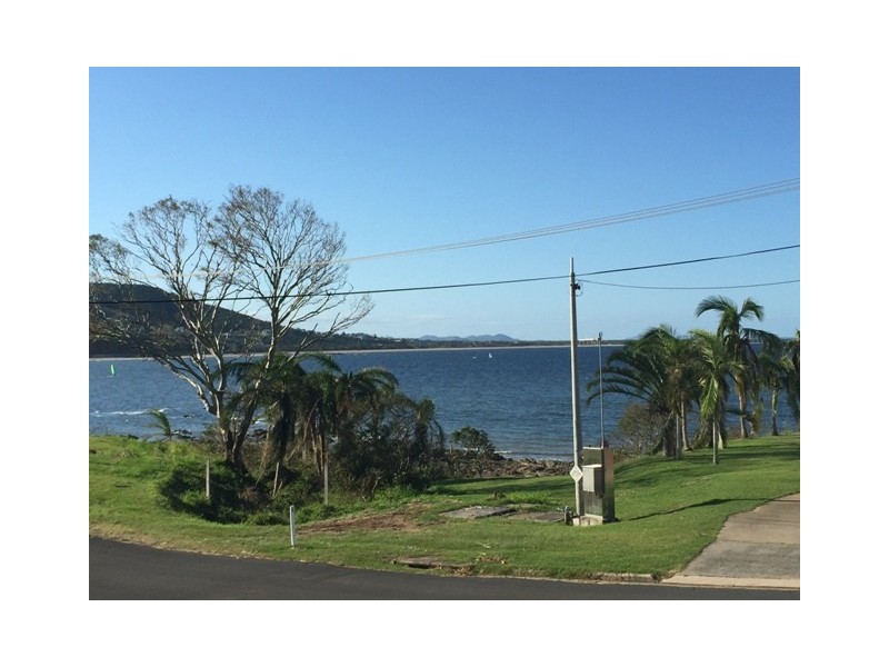 16 Ocean Parade, Cooee Bay QLD 4703