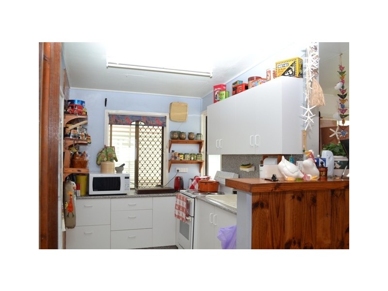 16 Ocean Parade, Cooee Bay QLD 4703