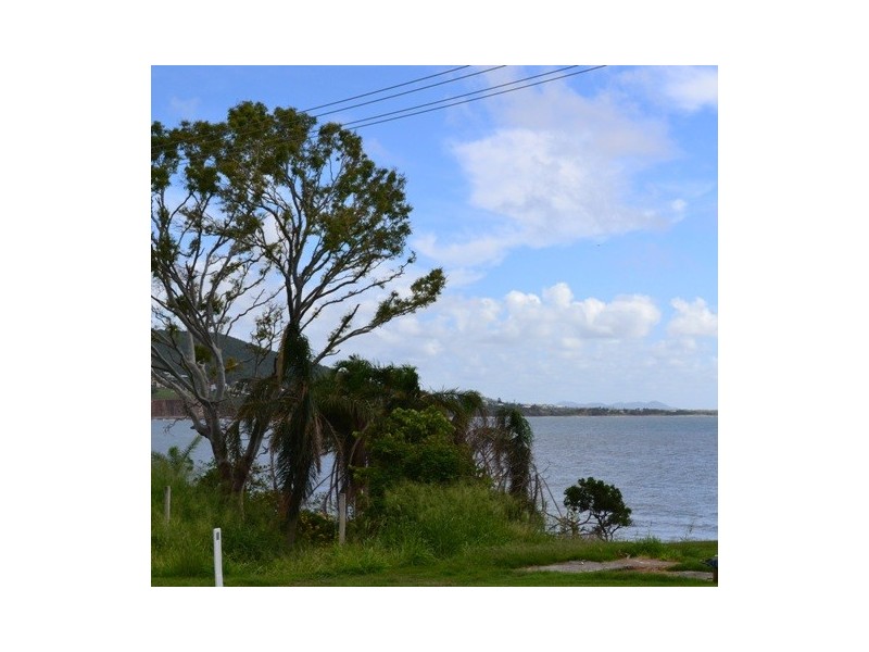 16 Ocean Parade, Cooee Bay QLD 4703