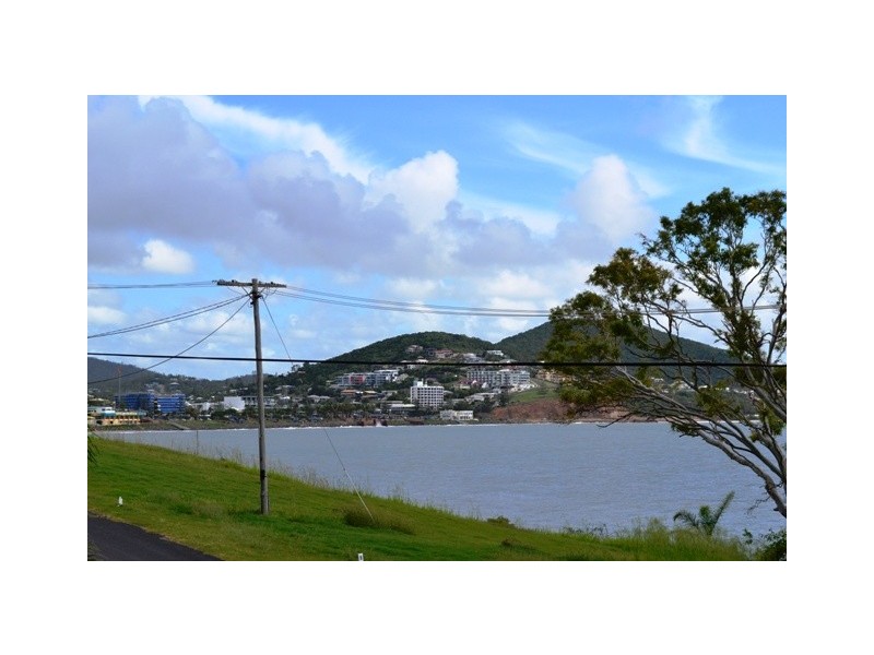 16 Ocean Parade, Cooee Bay QLD 4703