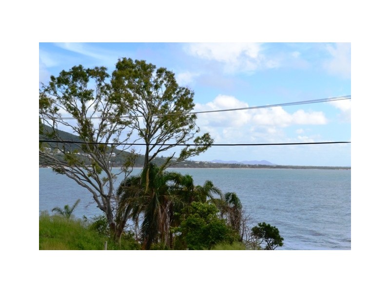 16 Ocean Parade, Cooee Bay QLD 4703