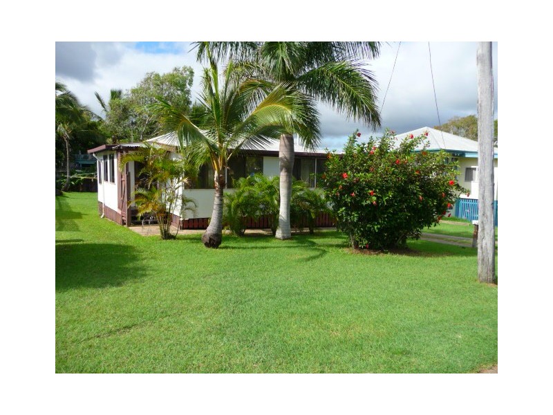 14 Cathne Street, Cooee Bay QLD 4703