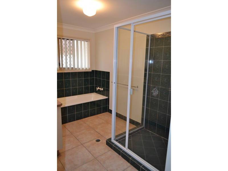5 Crayke Court TENANT APPROVED, Pacific Heights QLD 4703