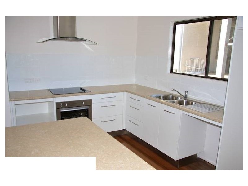 1 Larnach Street, Emu Park QLD 4710