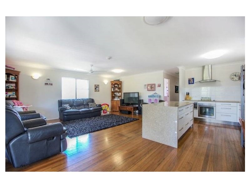 1 Larnach Street, Emu Park QLD 4710