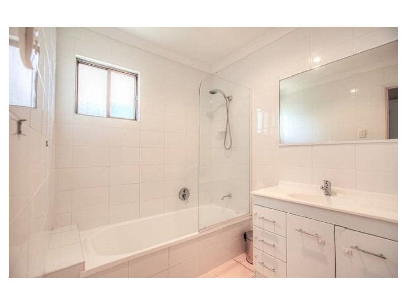 1 Larnach Street, Emu Park QLD 4710