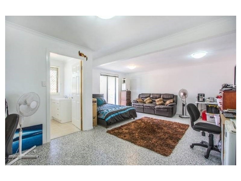1 Larnach Street, Emu Park QLD 4710