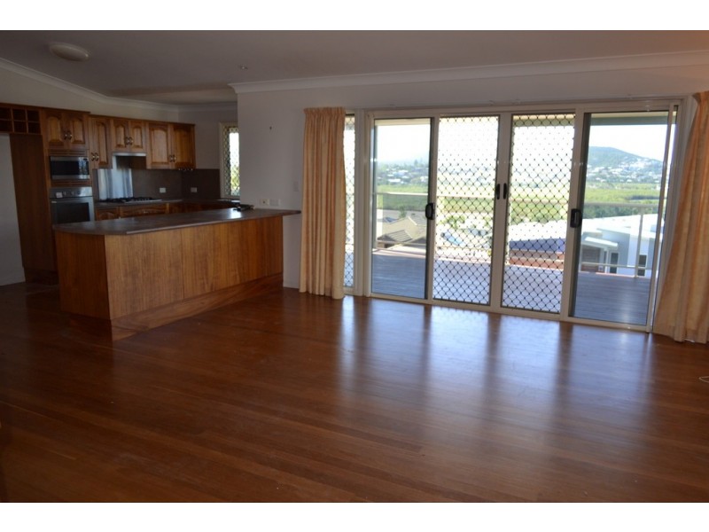 9 Rosewood Street, Taranganba QLD 4703