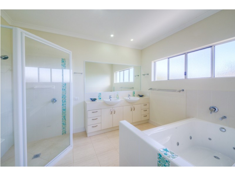 44 Reef Street, Zilzie QLD 4710
