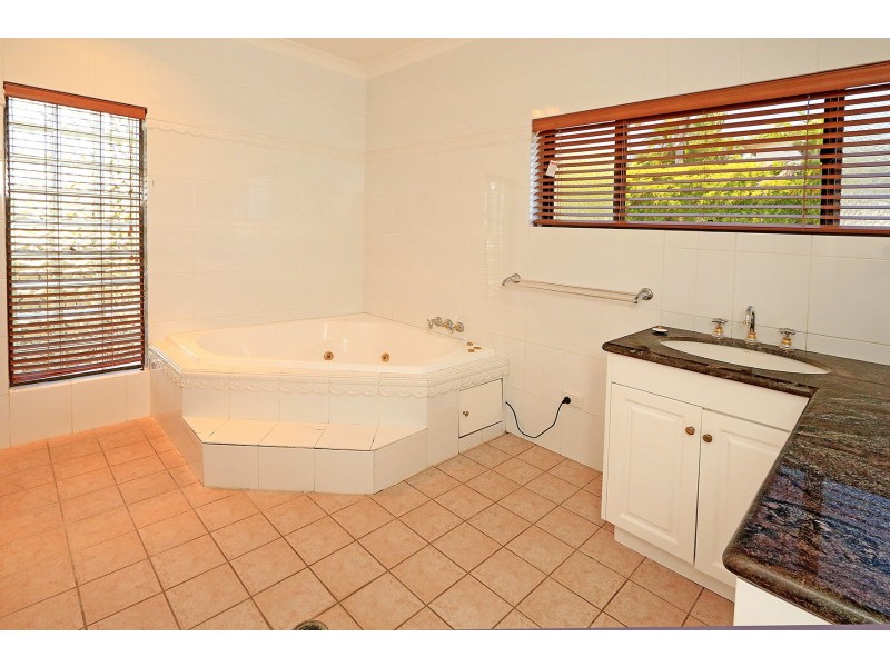 33 Shaw Avenue, Yeppoon QLD 4703