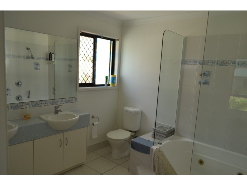 40 Miami Crescent, Pacific Heights QLD 4703