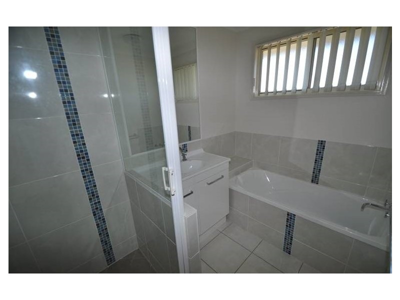 4 Driftwood Drive, Rosslyn QLD 4703