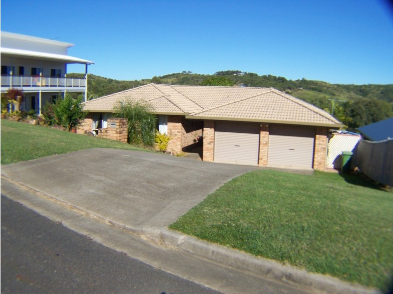 19 Waterview Drive, Rosslyn QLD 4703