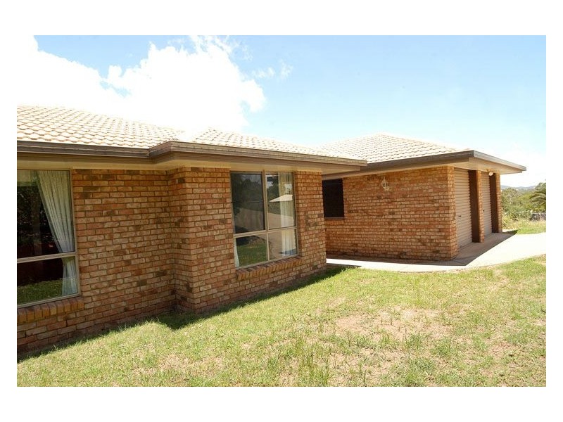 19 Waterview Drive, Rosslyn QLD 4703