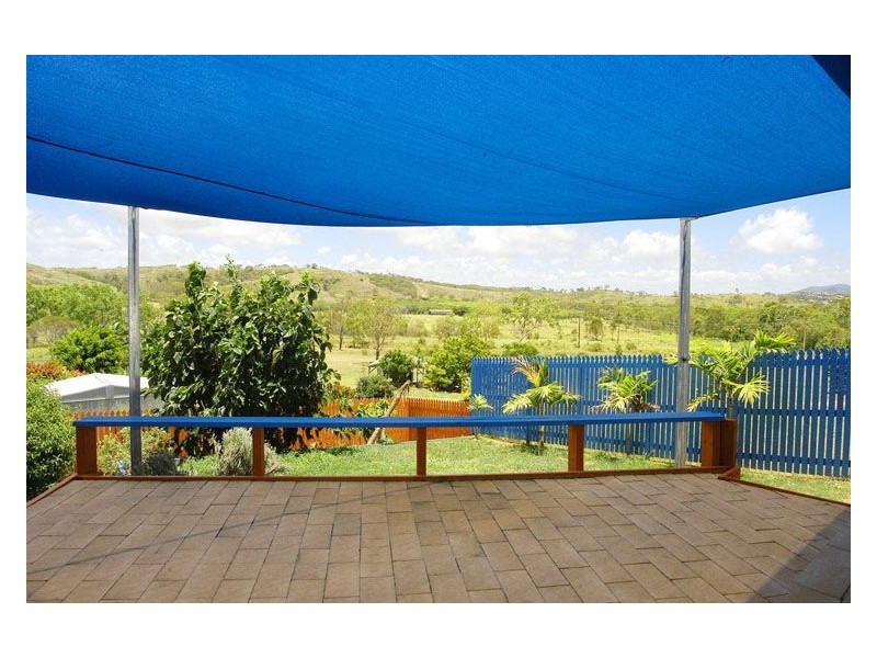 19 Waterview Drive, Rosslyn QLD 4703