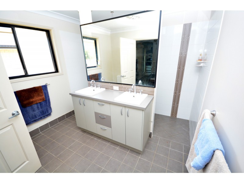 4 Plahn Drive, Taroomball QLD 4703