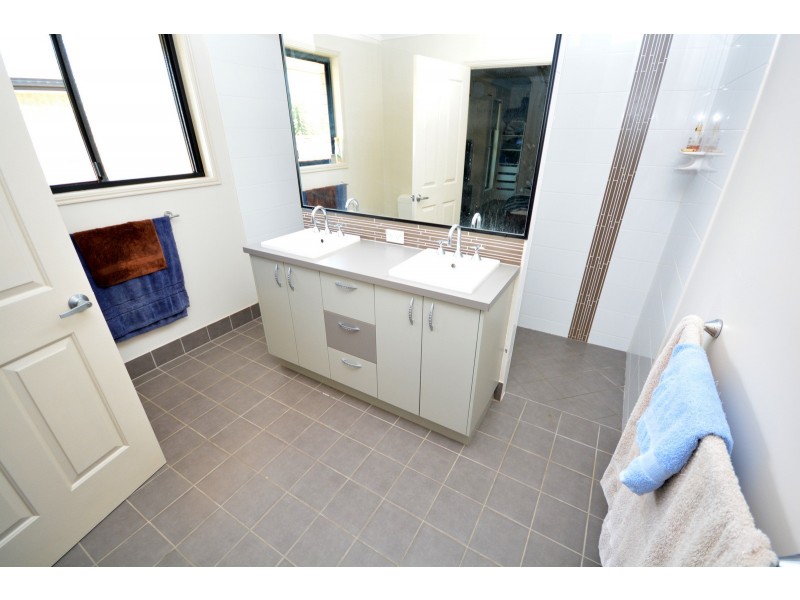 4 Plahn Drive, Taroomball QLD 4703