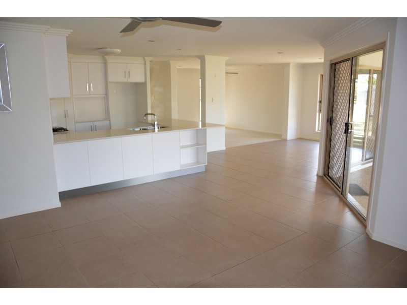 17 Spinnaker Drive, Mulambin QLD 4703