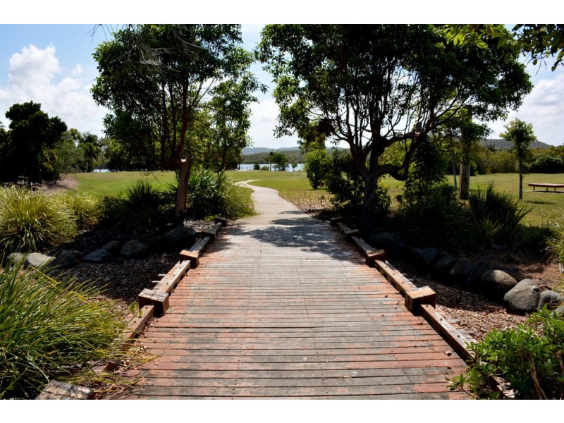 17 Spinnaker Drive, Mulambin QLD 4703