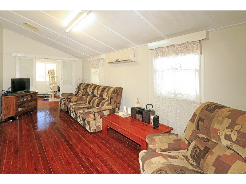 27 Matthew Flinders Drive, Cooee Bay QLD 4703