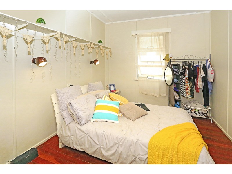 27 Matthew Flinders Drive, Cooee Bay QLD 4703