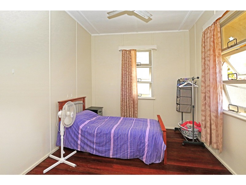 27 Matthew Flinders Drive, Cooee Bay QLD 4703