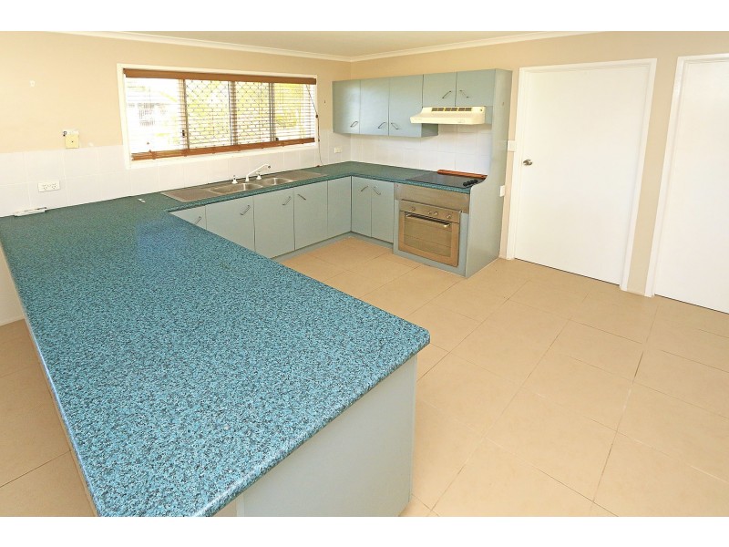 6 Schofield Parade, Keppel Sands QLD 4702