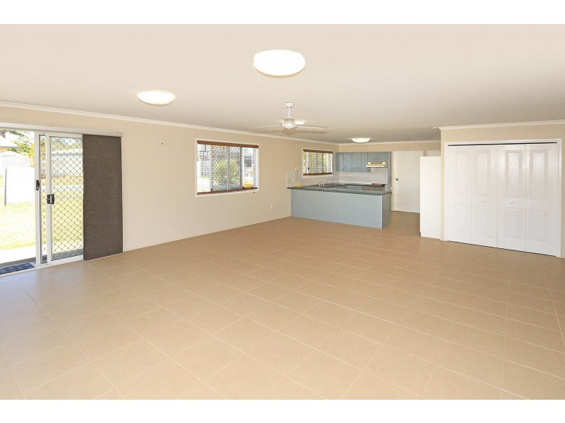 6 Schofield Parade, Keppel Sands QLD 4702