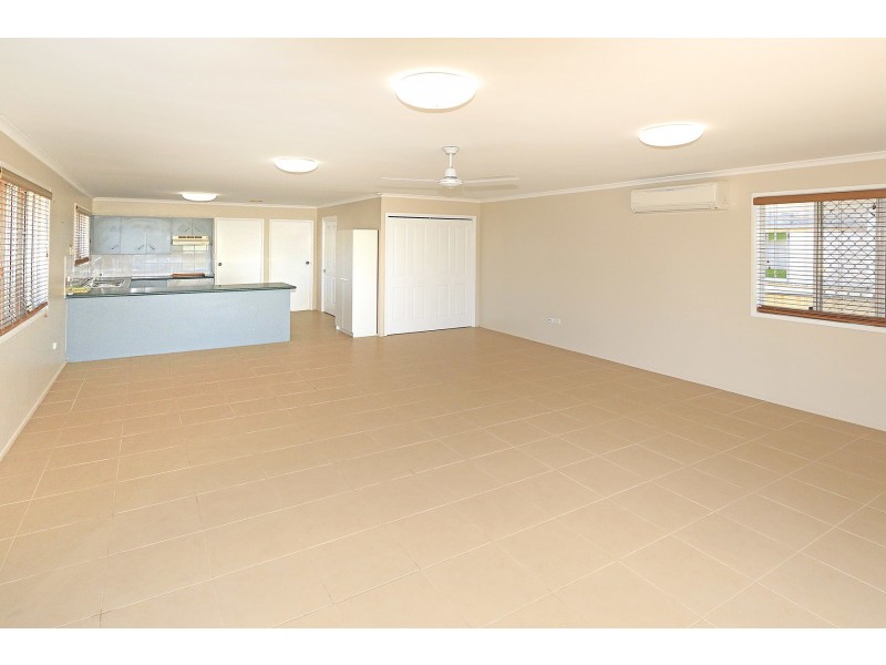 6 Schofield Parade, Keppel Sands QLD 4702