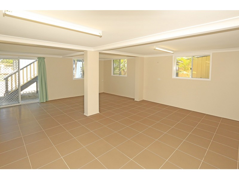 6 Schofield Parade, Keppel Sands QLD 4702