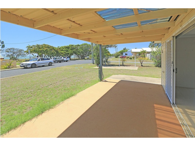 6 Schofield Parade, Keppel Sands QLD 4702