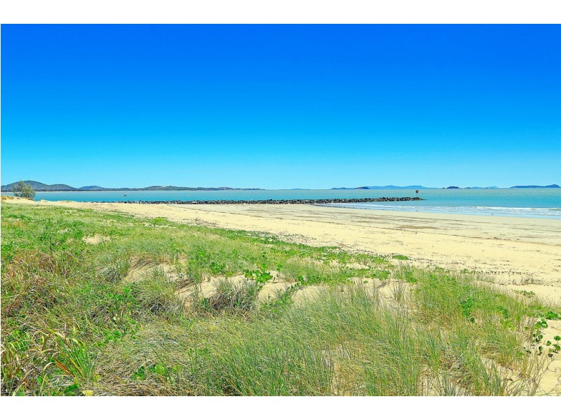 6 Schofield Parade, Keppel Sands QLD 4702