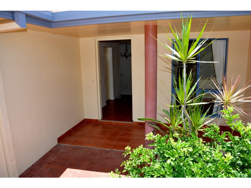 4 Macaulay Way, Pacific Heights QLD 4703