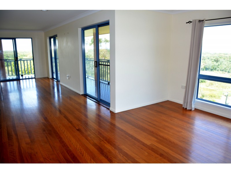 4 Macaulay Way, Pacific Heights QLD 4703