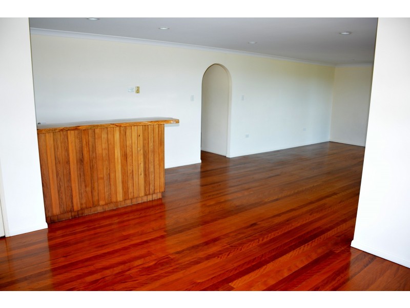 4 Macaulay Way, Pacific Heights QLD 4703