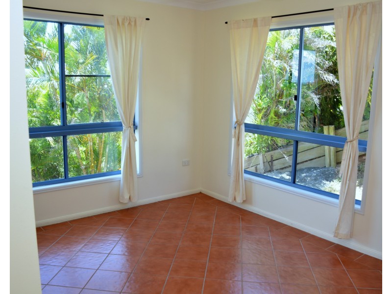 4 Macaulay Way, Pacific Heights QLD 4703