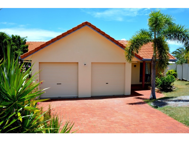 4 Macaulay Way, Pacific Heights QLD 4703