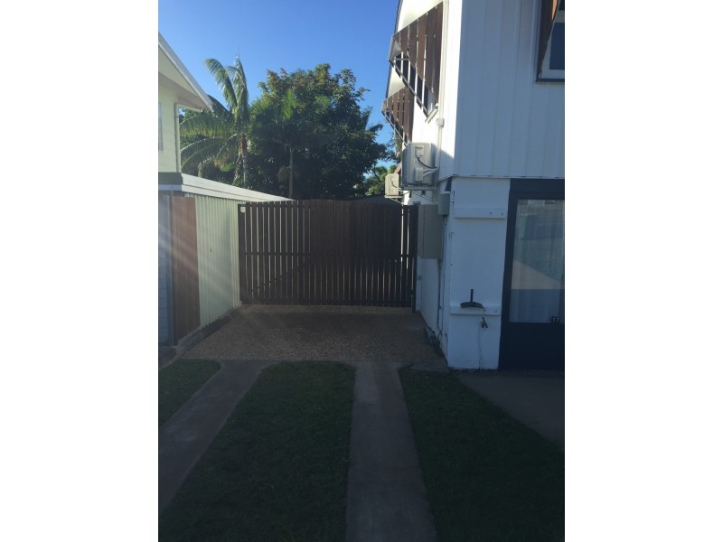 17 Elma Street, Cooee Bay QLD 4703