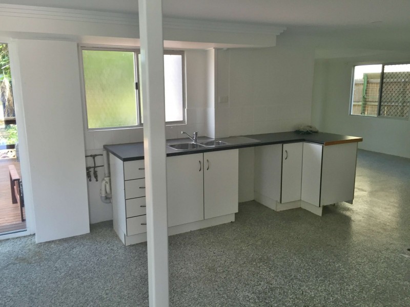 17 Elma Street, Cooee Bay QLD 4703