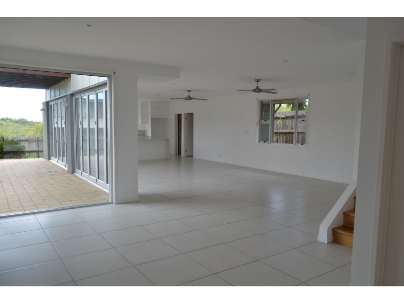 33 Cocoanut Point Drive, Zilzie QLD 4710