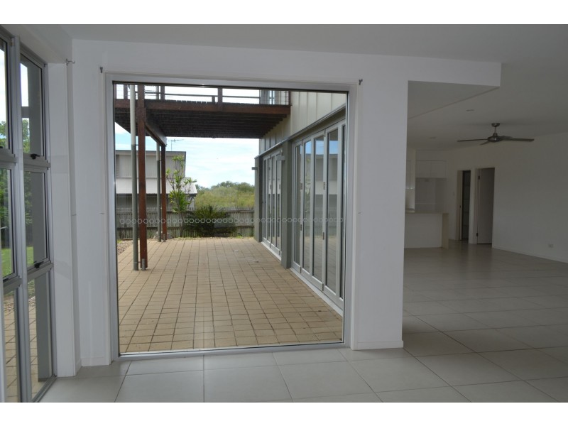 33 Cocoanut Point Drive, Zilzie QLD 4710