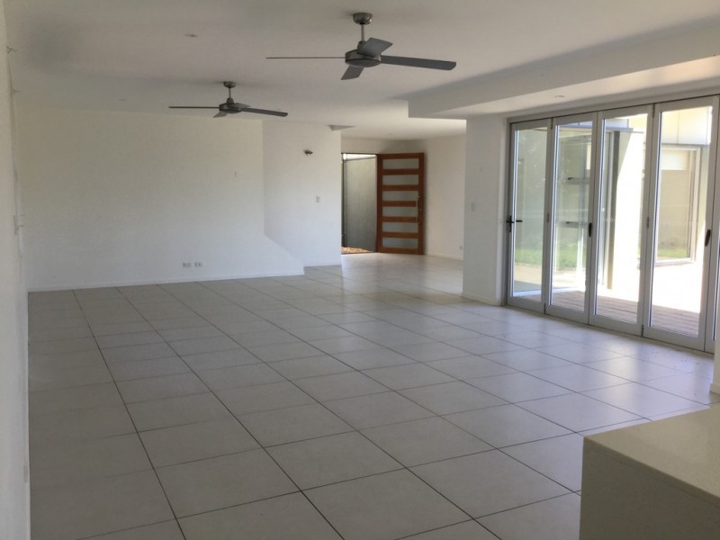 33 Cocoanut Point Drive, Zilzie QLD 4710