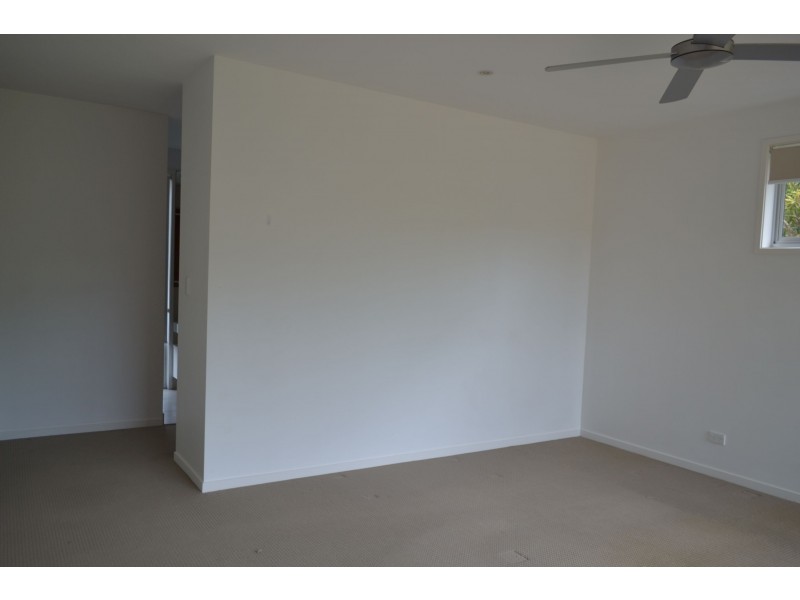 33 Cocoanut Point Drive, Zilzie QLD 4710