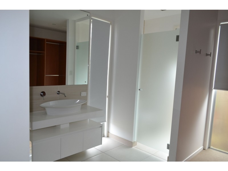 33 Cocoanut Point Drive, Zilzie QLD 4710