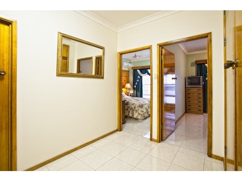 9 Prospect Street, Rosslyn QLD 4703