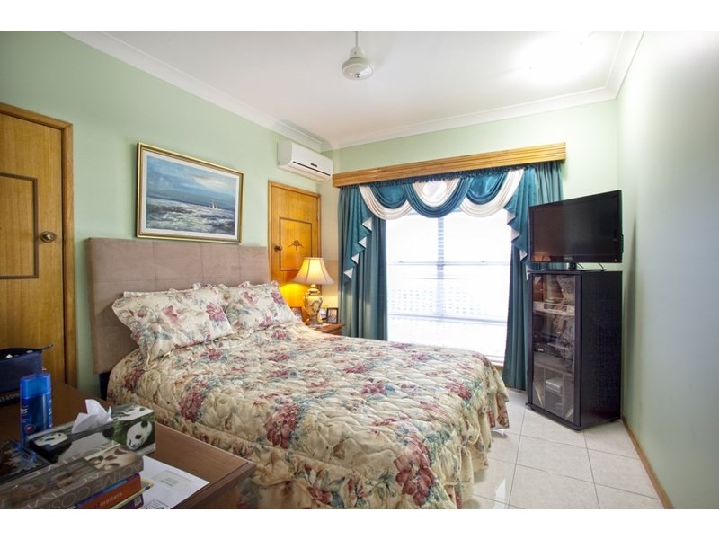 9 Prospect Street, Rosslyn QLD 4703